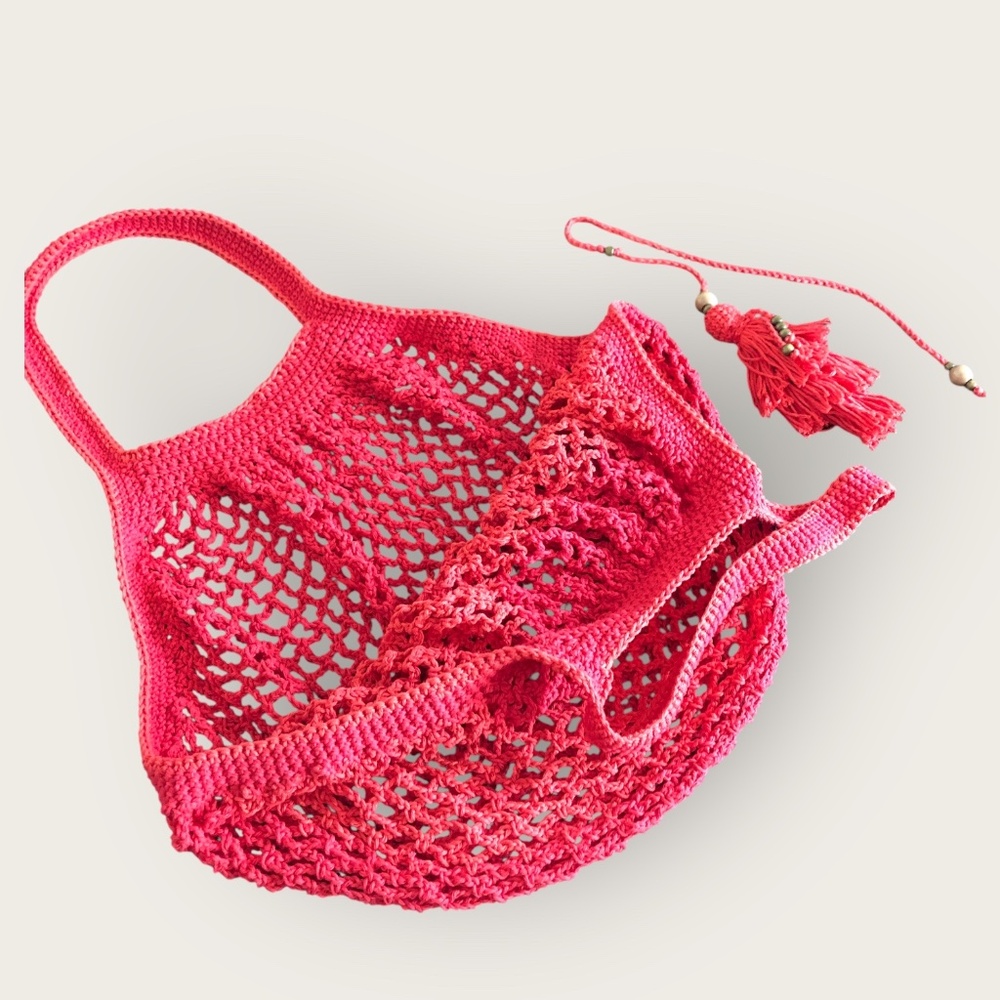 French Inspired Crochet Fishnet Market Bag Red Rouge Tote Shoulder Bag w/Tassel - Picture 2 of 16
